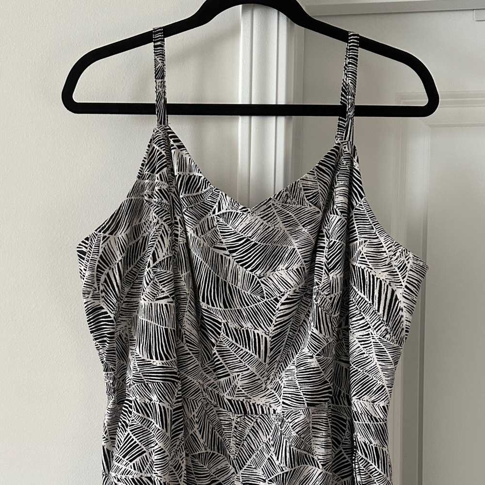 Black & White Leaf-Print Spaghetti strap Jumpsuit